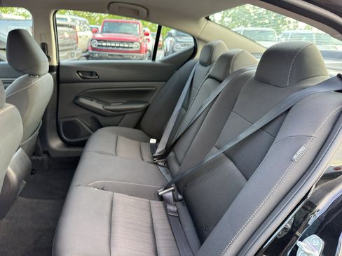 Used 2025 Nissan Altima 2.5 SV FWD image 7