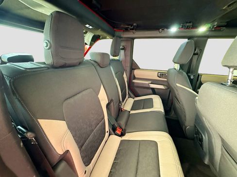 Used 2022 Ford Bronco Wildtrak image 30