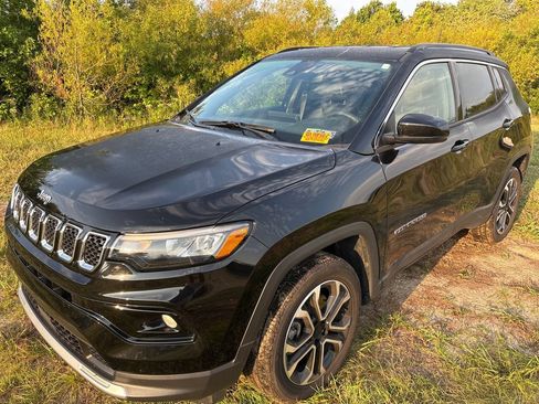 Used 2023 Jeep Compass Limited AWD/4WD image 10