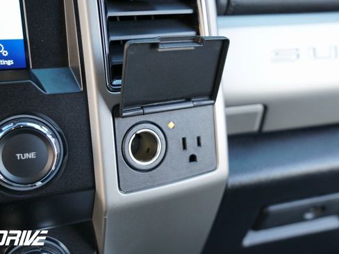 Used 2020 Ford F350 Lariat image 27