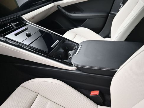 Used 2026 Porsche Panamera 4 image 21