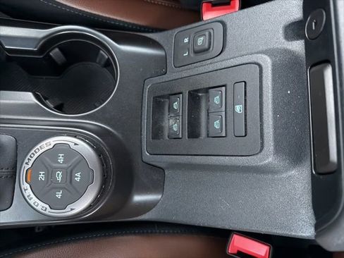 Certified 2022 Ford Bronco Outer Banks w/ Sasquatch Package image 34