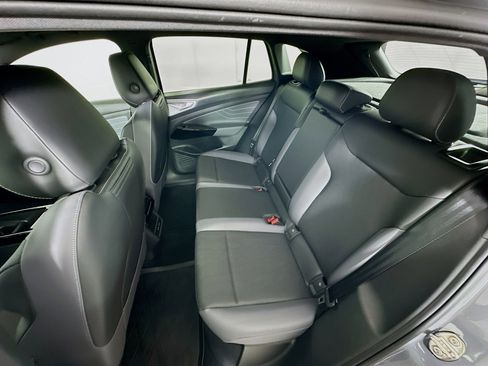 Used 2023 Volkswagen ID.4 Pro S image 28