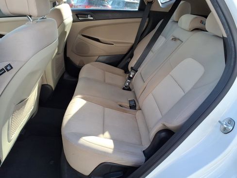 Used 2018 Hyundai Tucson SE w/ Cargo Package image 10