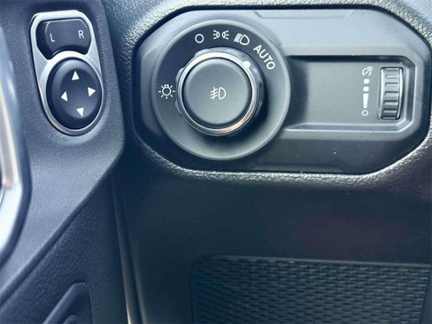 Used 2023 Jeep Wrangler Altitude image 16