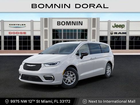 New 2026 Chrysler Pacifica Select FWD image 1