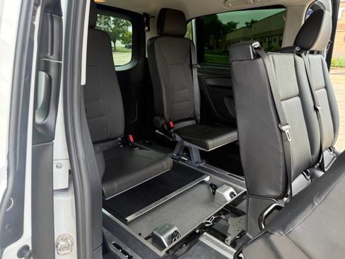 Used 2019 Mercedes-Benz Metris Passenger image 14