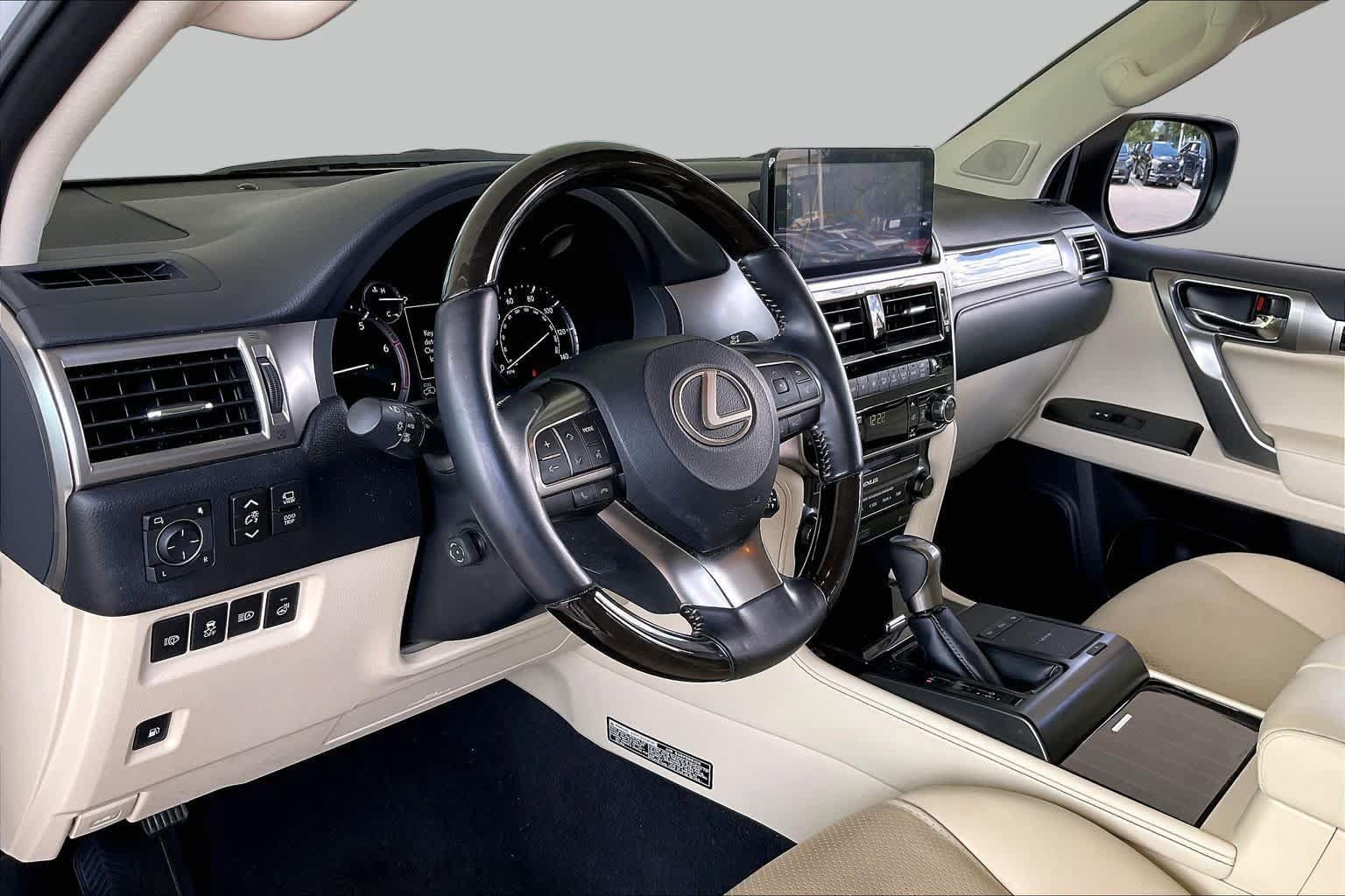 Used 2023 Lexus GX 460 Luxury w/ Sport Design Package AWD/4WD image 15