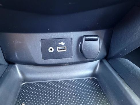 Used 2019 Nissan Rogue SV FWD image 18