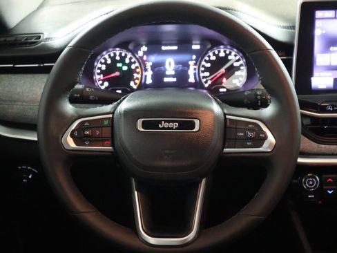 Used 2023 Jeep Compass Latitude w/ Convenience Group image 17