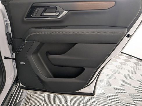 Certified 2025 GMC Yukon Denali image 34