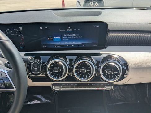 Used 2025 Mercedes-Benz CLA 250 4MATIC image 5