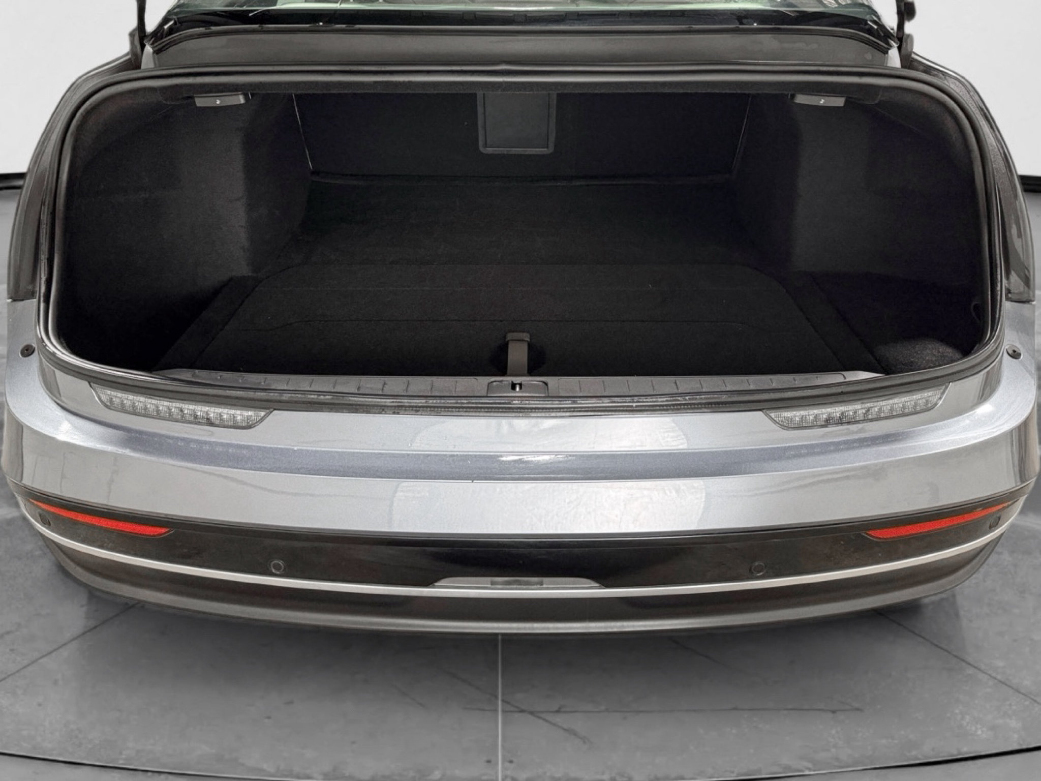 Used 2025 Lucid Air Touring AWD/4WD image 26