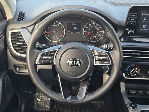 Used 2021 Kia Seltos S FWD image 15