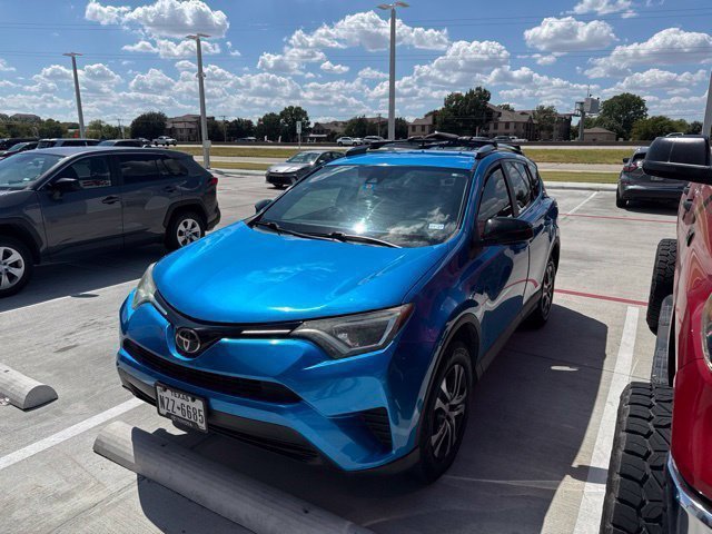 Used 2017 Toyota RAV4 LE FWD image 2