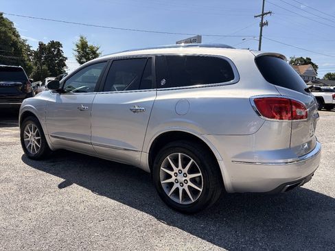 Used 2017 Buick Enclave Leather FWD image 11