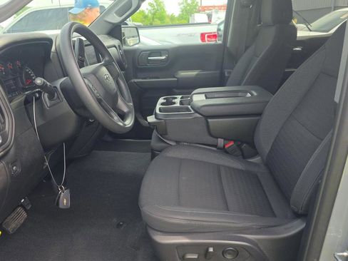 Used 2024 Chevrolet Silverado 1500 Custom w/ Dark Appearance Package AWD/4WD image 8