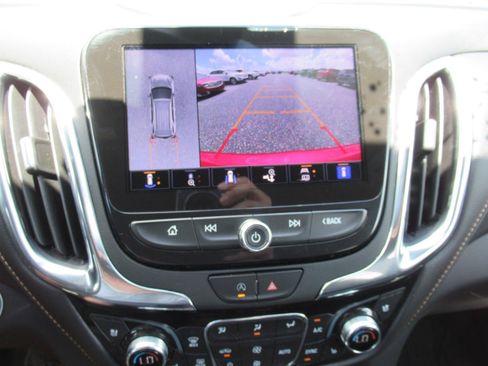 Used 2023 Chevrolet Equinox Premier FWD image 29