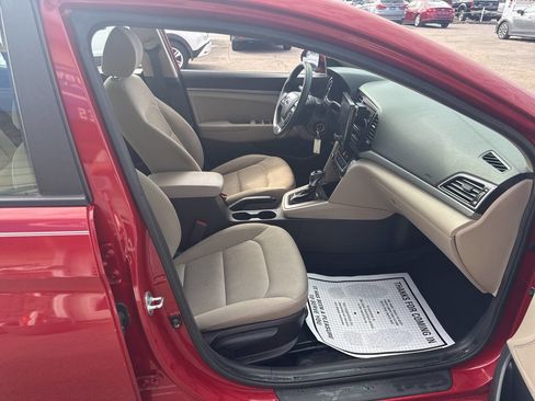 Used 2018 Hyundai Elantra SE FWD image 11