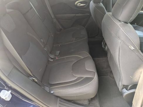 Used 2015 Jeep Cherokee Latitude AWD/4WD image 19