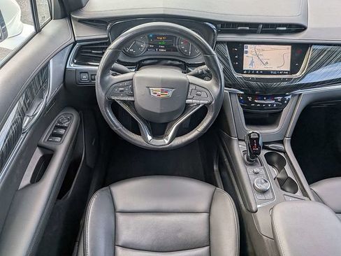 Certified 2023 Cadillac XT6 Premium Luxury w/ Technology Package FWD image 18