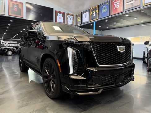 Used 2026 Cadillac Escalade V w/ LPO, ONYX Package AWD/4WD image 3