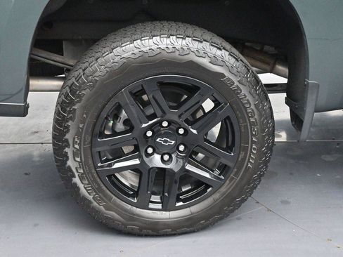 Used 2025 Chevrolet Silverado 1500 LT Trail Boss w/ Convenience Package II AWD/4WD image 34