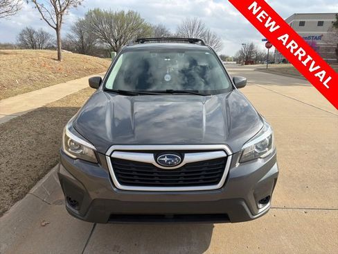 Used 2020 Subaru Forester Premium image 10