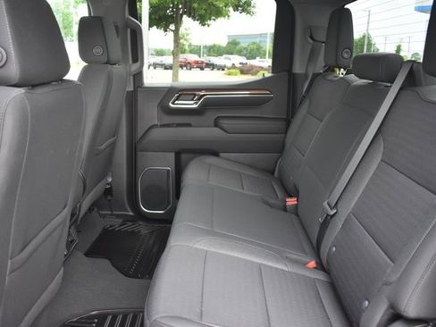 Used 2023 Chevrolet Silverado 1500 LT AWD/4WD image 18