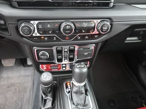 Used 2024 Jeep Wrangler Unlimited Rubicon 392 AWD/4WD image 19