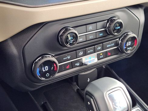 New 2025 Ford Bronco Big Bend image 24