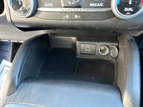 Used 2025 Ford Escape ST-Line AWD/4WD image 31