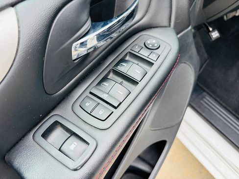 Used 2019 Dodge Grand Caravan GT FWD image 23