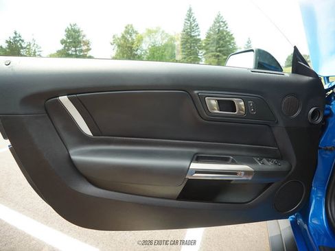 Used 2021 Ford Mustang Shelby GT500 w/ Carbon Fiber Track Pack RWD image 23