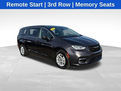 Used 2023 Chrysler Pacifica Touring-L