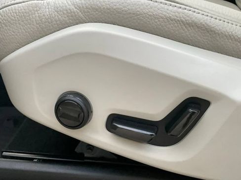 Certified 2024 Volvo XC90 B5 Core AWD/4WD image 14