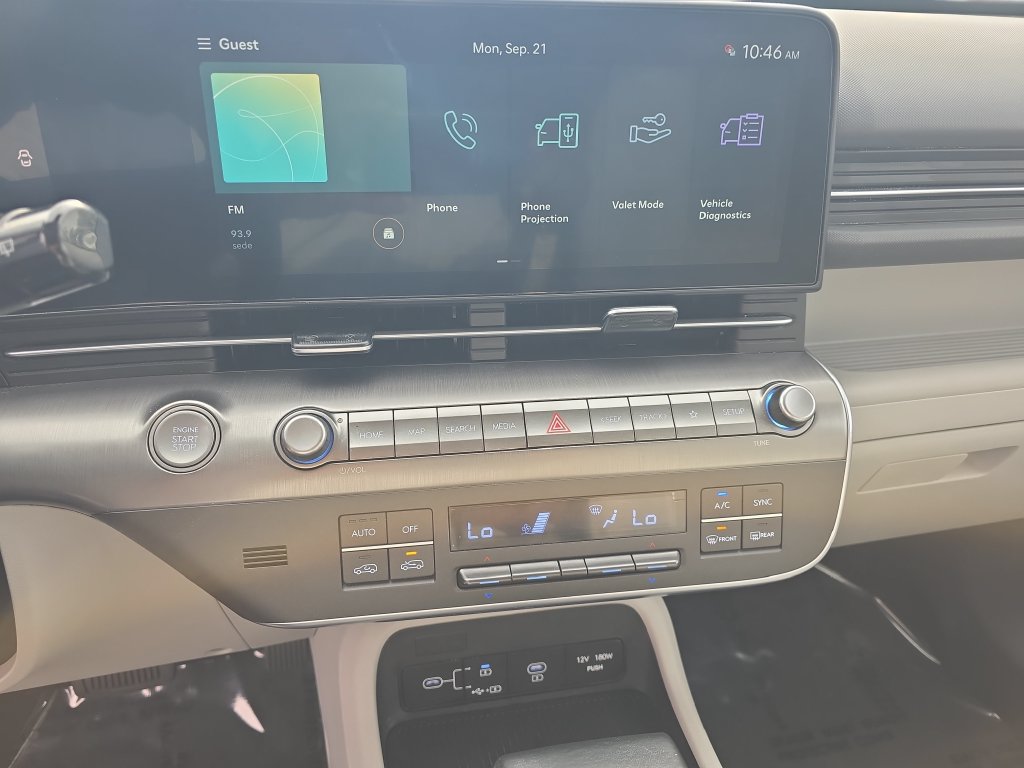 Used 2025 Hyundai Kona SEL FWD image 12
