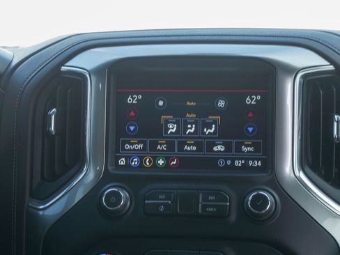 Used 2022 Chevrolet Silverado 3500 LT w/ Convenience Package AWD/4WD image 13