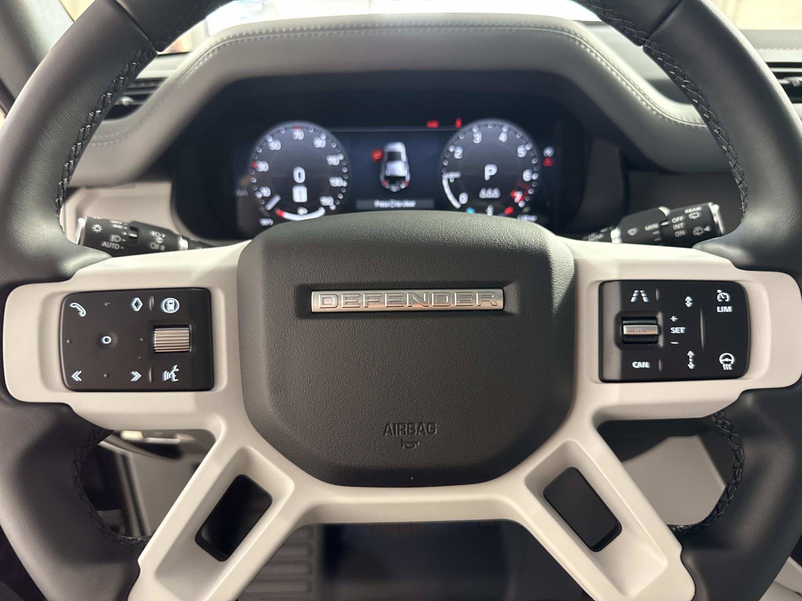 New 2026 Land Rover Defender 110 X-Dynamic SE AWD/4WD image 28