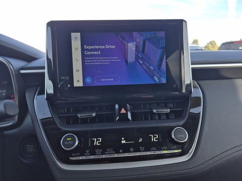 Used 2024 Toyota Corolla Cross XLE w/ Convenience Package image 9