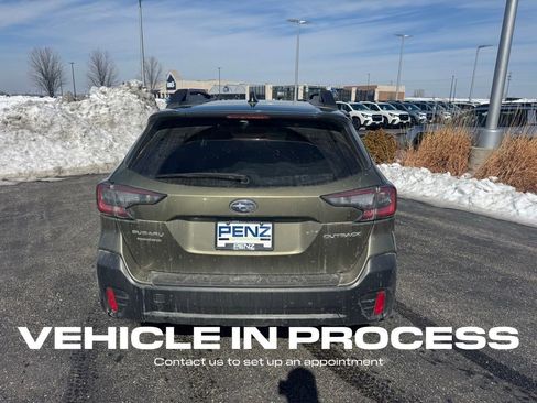 Used 2020 Subaru Outback Premium image 4