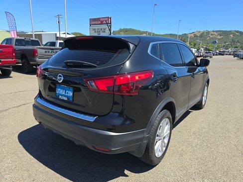 Used 2018 Nissan Rogue Sport S w/ S Appearance Package FWD image 5