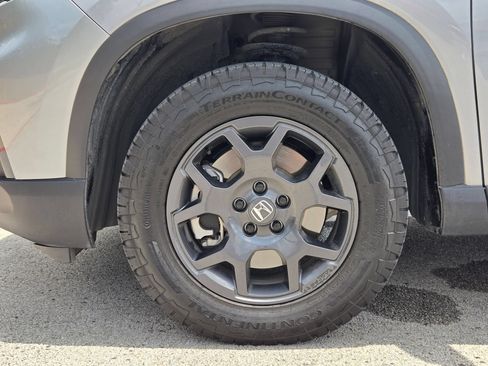 Used 2025 Honda Pilot TrailSport image 31