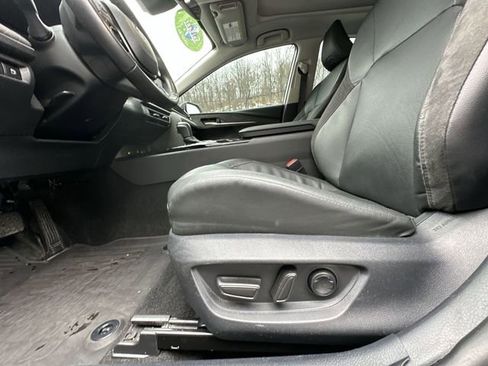 Used 2025 Toyota Camry XLE image 16