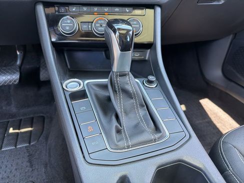 Used 2024 Volkswagen Jetta SE w/ Panoramic Sunroof Package FWD image 14