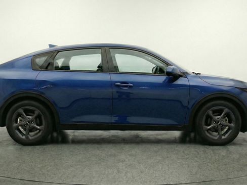 Used 2025 Kia K4 LXS image 11