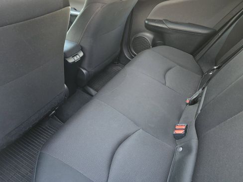 Used 2022 Toyota Prius L Eco image 9