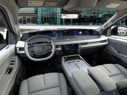 New 2026 Lincoln Navigator L Premier AWD/4WD image 9