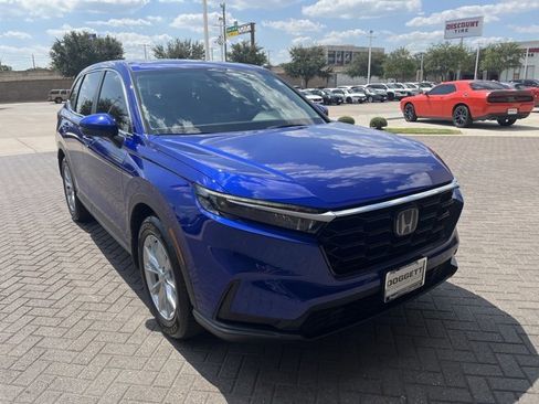 Used 2025 Honda CR-V EX image 3