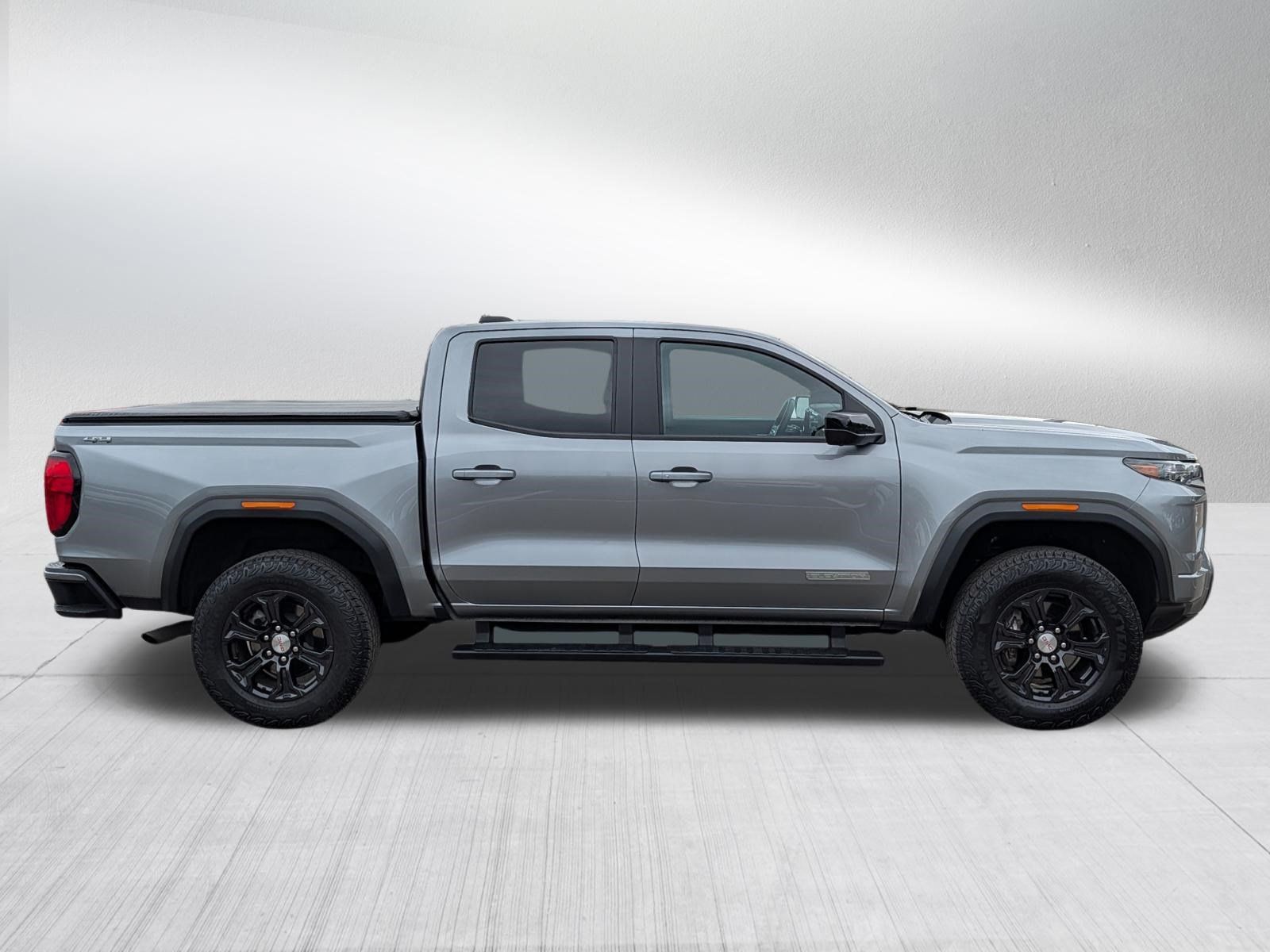 Used 2024 GMC Canyon Elevation w/ Elevation Premium Package AWD/4WD image 8